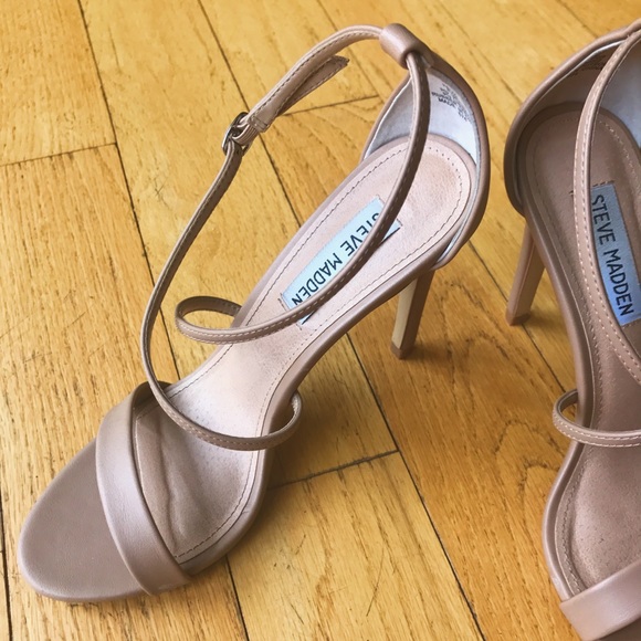 Steve Madden Shoes - Steve Madden Strap Heel